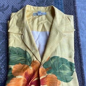 Tommy Bahama Short Sleeve Shirt